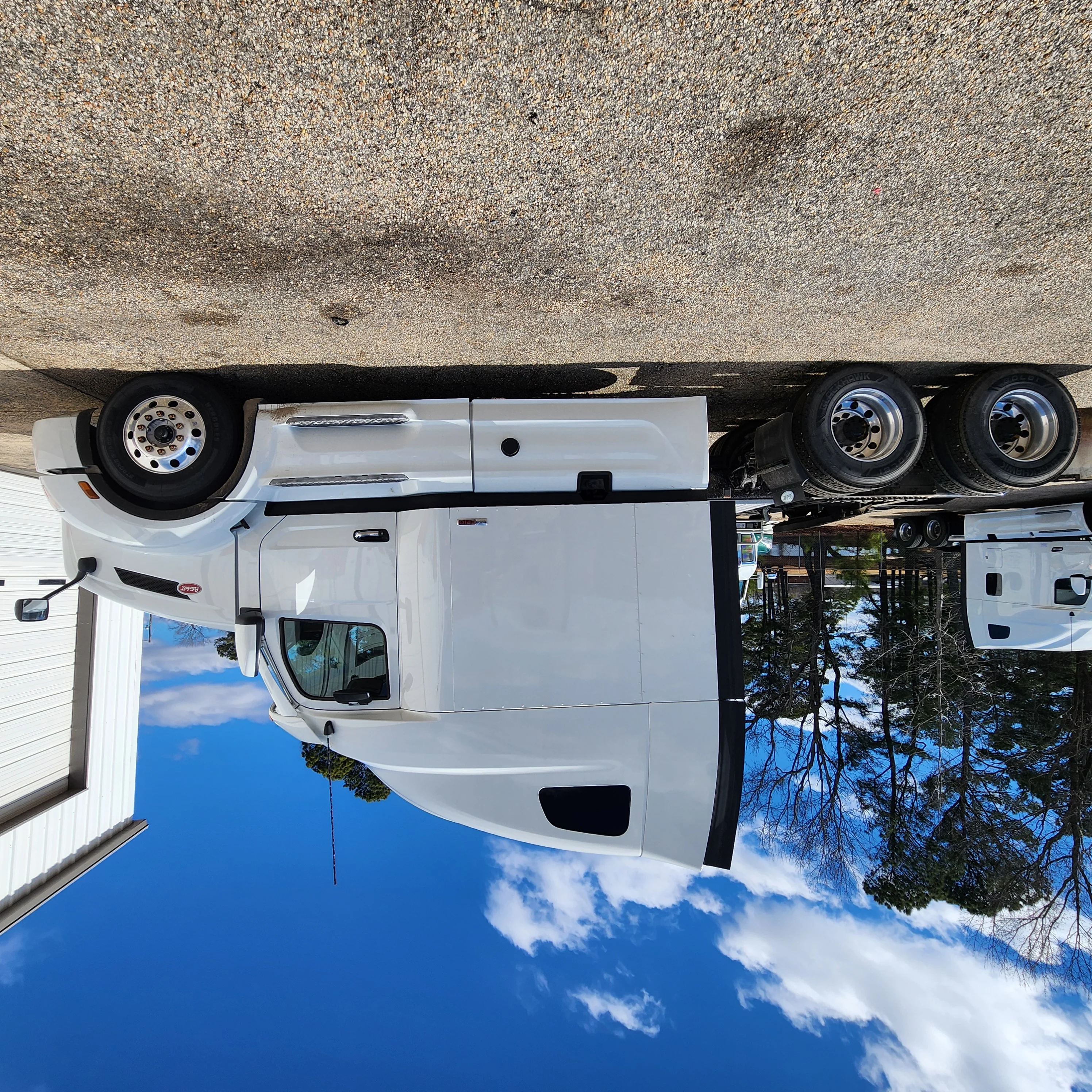 2024 Peterbilt 579 - image 5