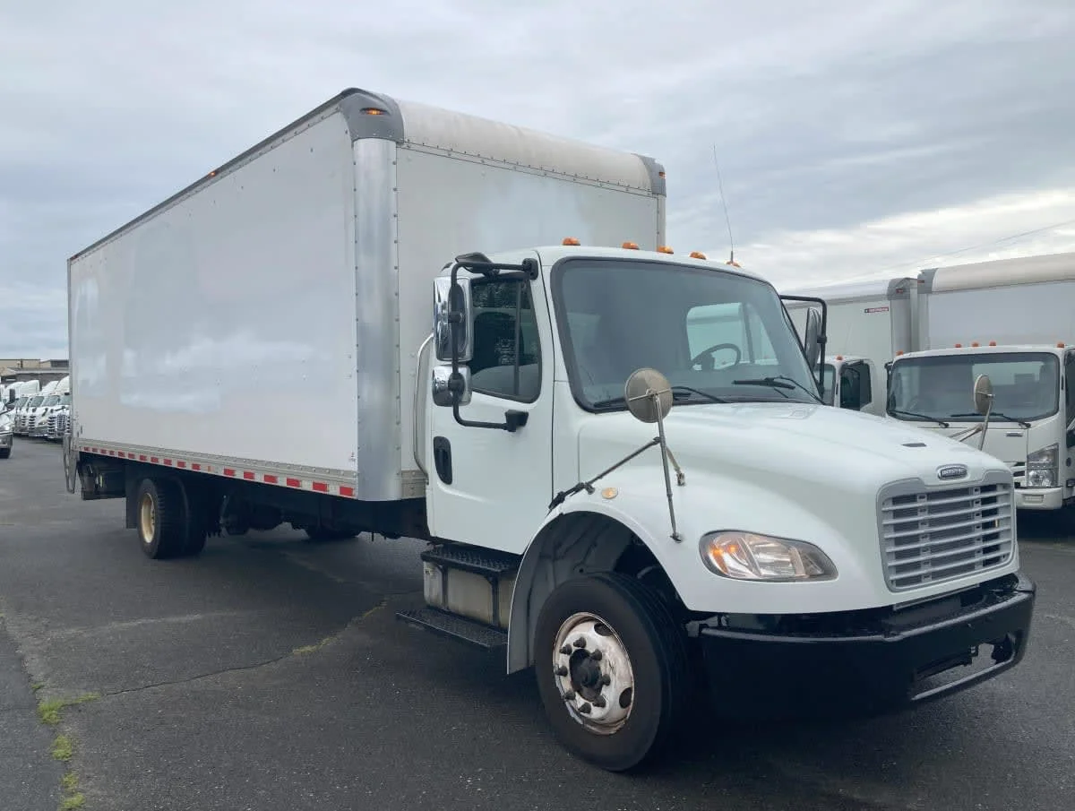 2018 Freightliner M2 106 - image 3