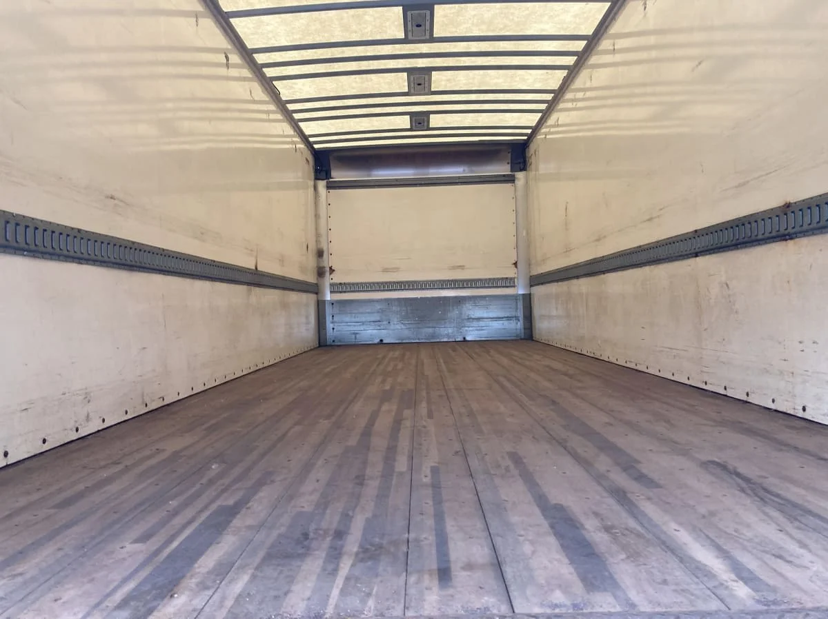 2018 Freightliner M2 106 - image 15