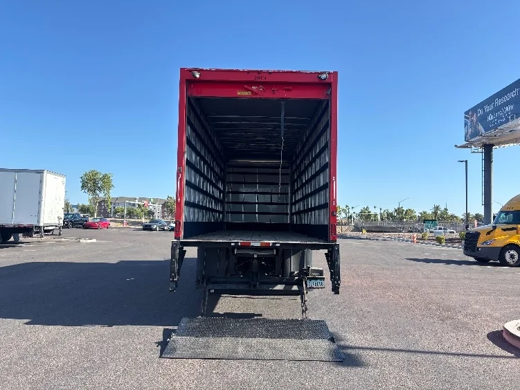 2019 Freightliner eM2 in Phoenix, AZ — photo 9