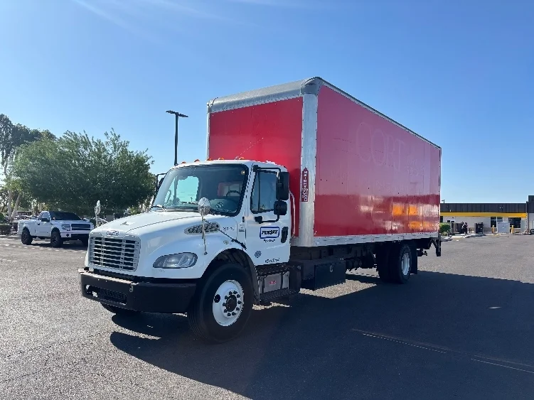 2019 Freightliner eM2 in Phoenix, AZ — photo 3