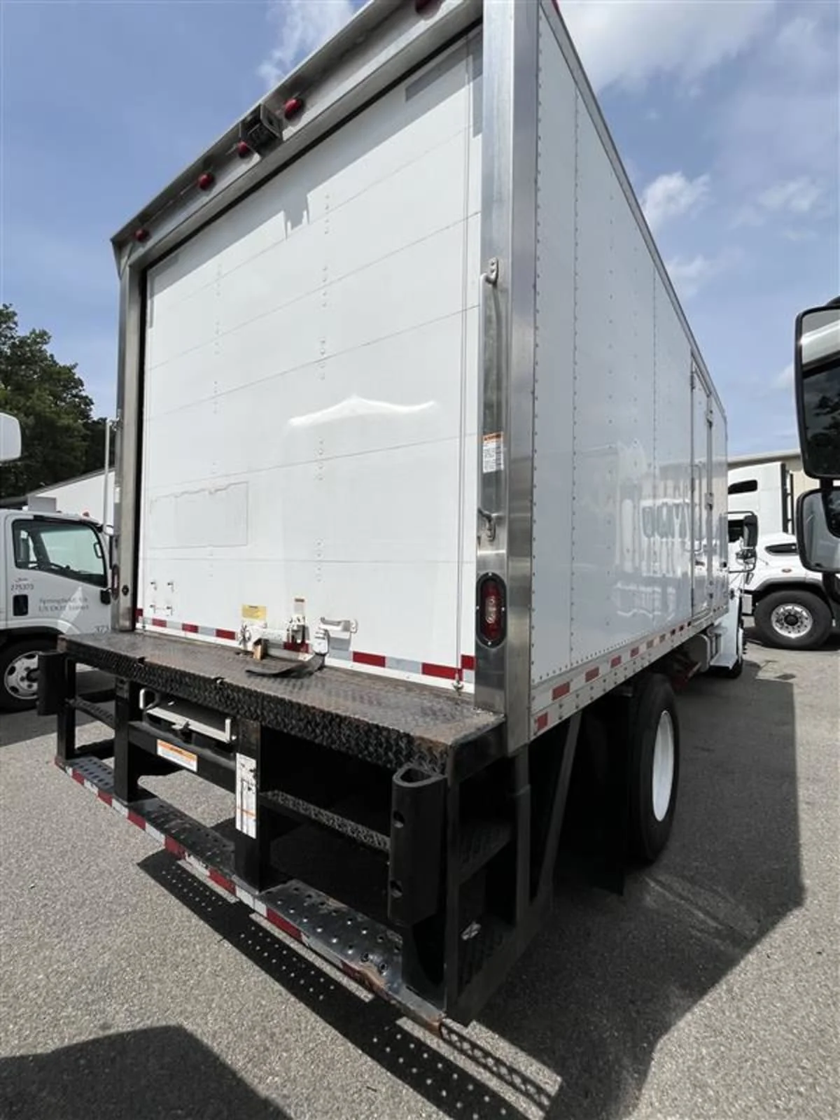 2018 Freightliner M2 106 in Ashland, VA — photo 4