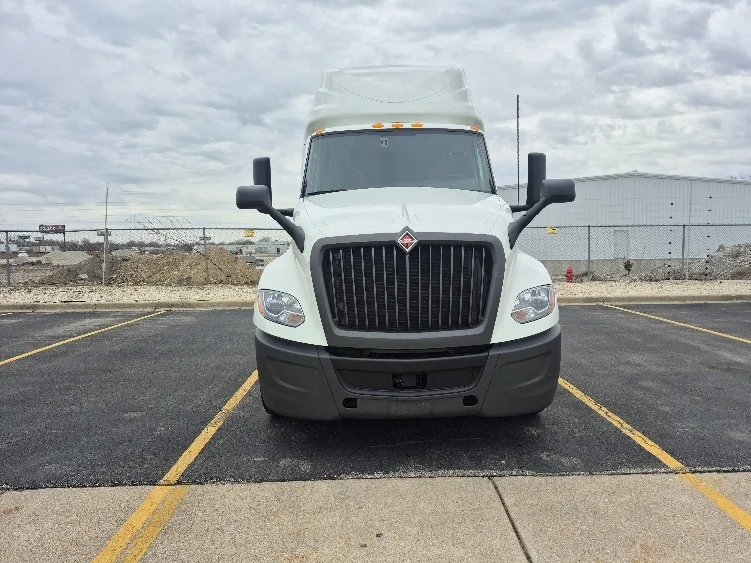 2023 International LT in La Porte, IN — photo 2