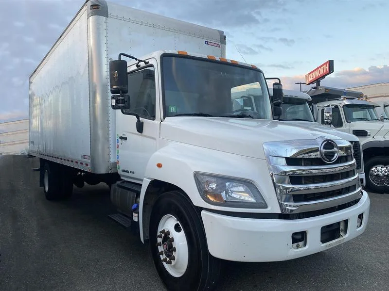2017 Hino 338