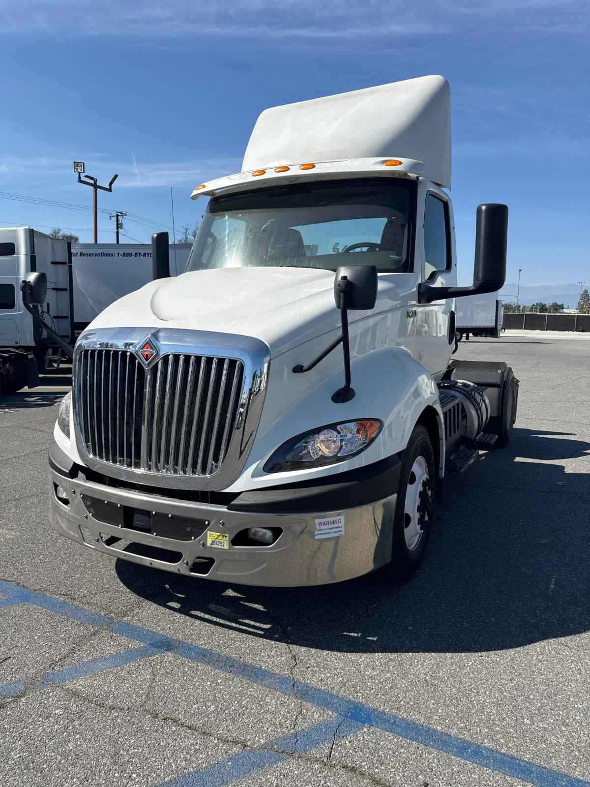 2019 International RH in Fontana, CA — photo 3