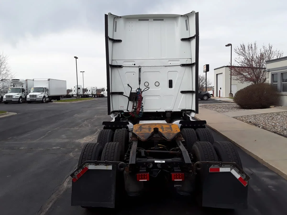 2020 International LT in Altoona, IA — photo 5
