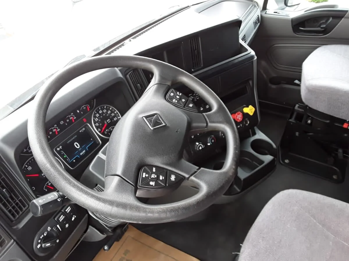 2020 International LT in Altoona, IA — photo 7