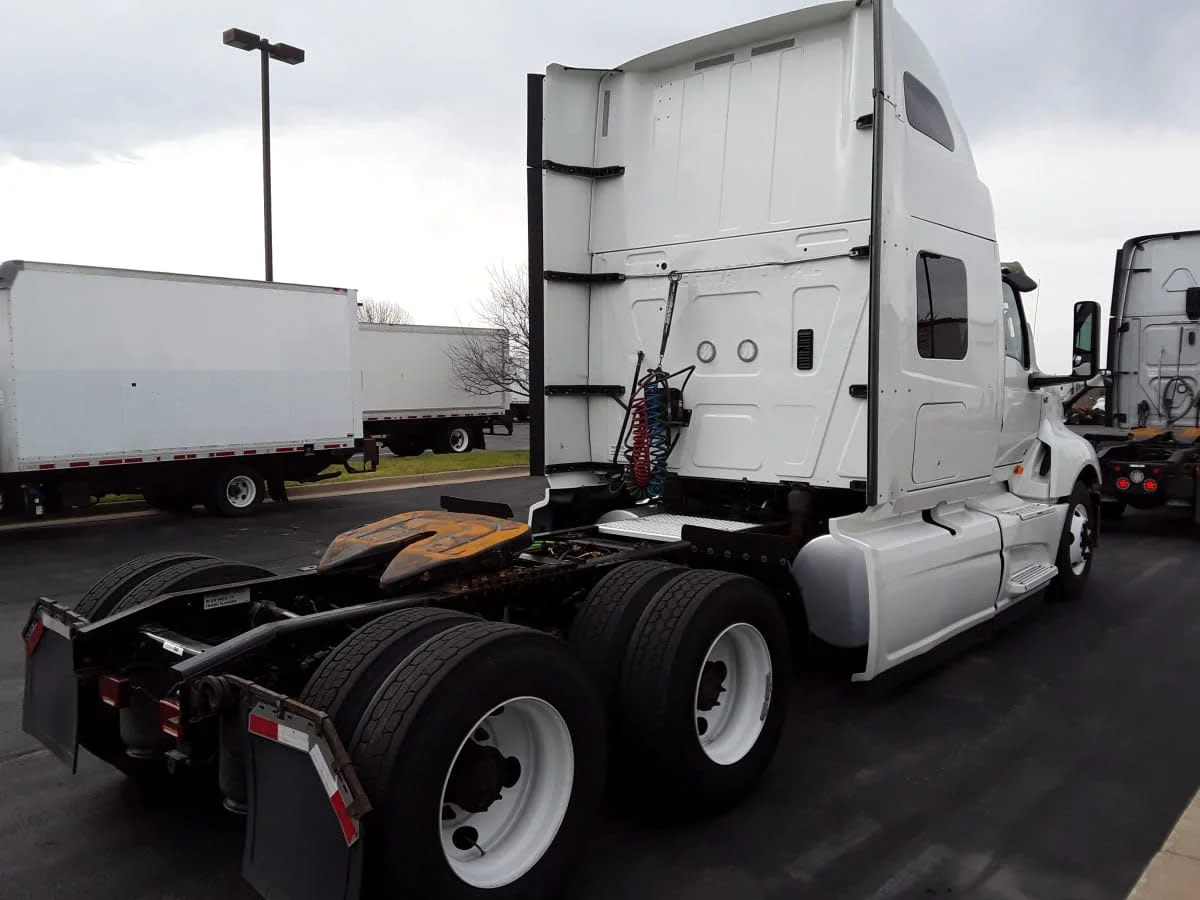 2020 International LT in Altoona, IA — photo 4