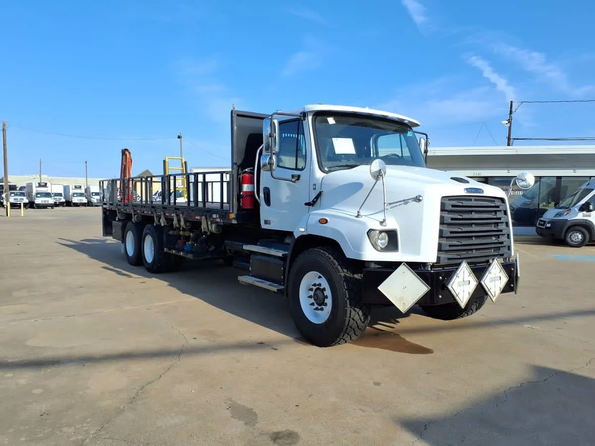 2020 Freightliner 114SD in Dallas, TX — photo 3