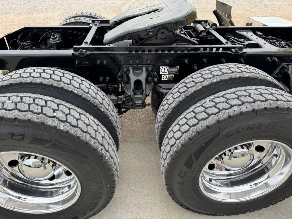 2021 Peterbilt 579 - image 8