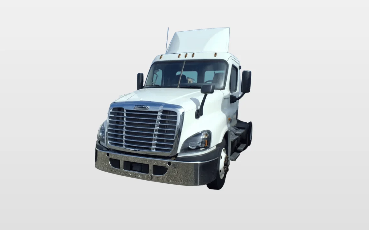 2018 Freightliner Cascadia - image 1