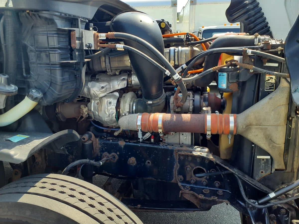 2016 Freightliner Cascadia - image 11