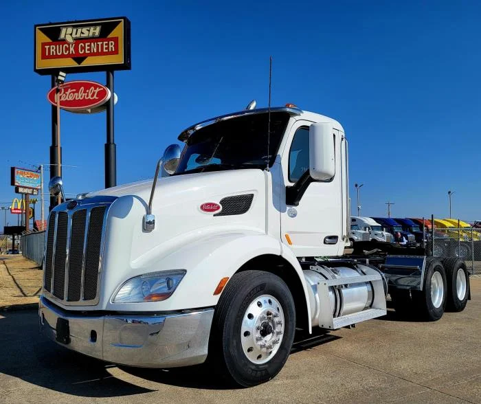 2021 Peterbilt 579 - image 2
