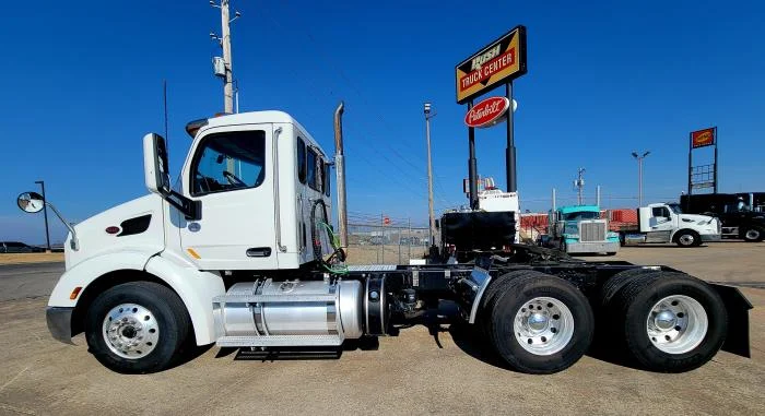 2021 Peterbilt 579 - image 7