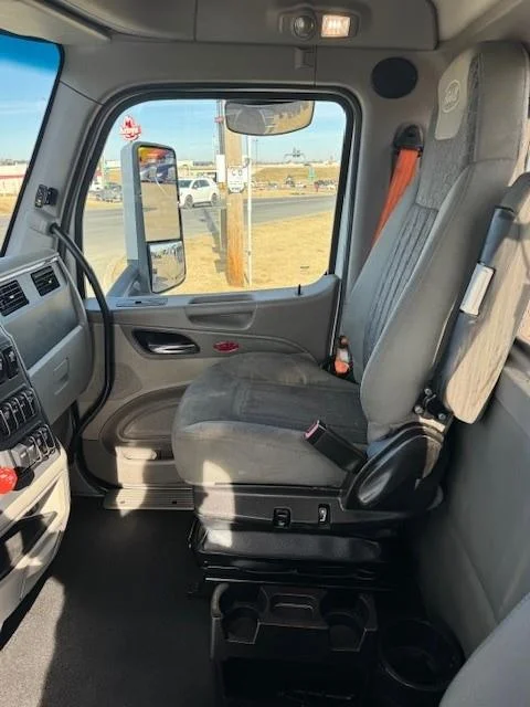 2021 Peterbilt 579 - image 39