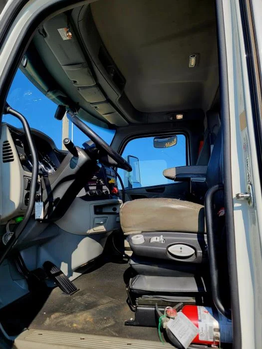 2021 Peterbilt 579 - image 16