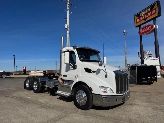 2021 Peterbilt 579 - image 9