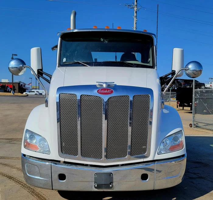 2021 Peterbilt 579 - image 4