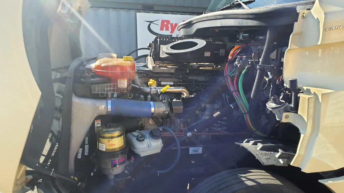 2020 Freightliner Cascadia in Springfield, MA — photo 8