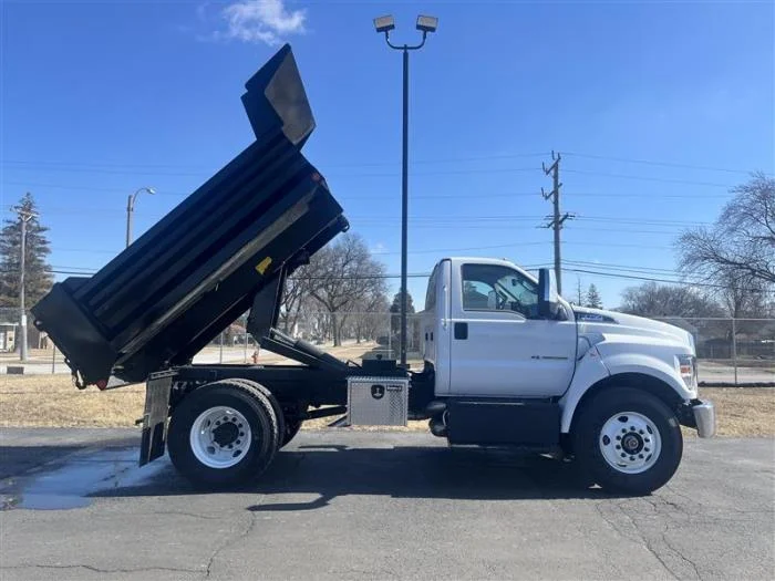 2026 Ford F-750 in Chicago, IL — photo 9
