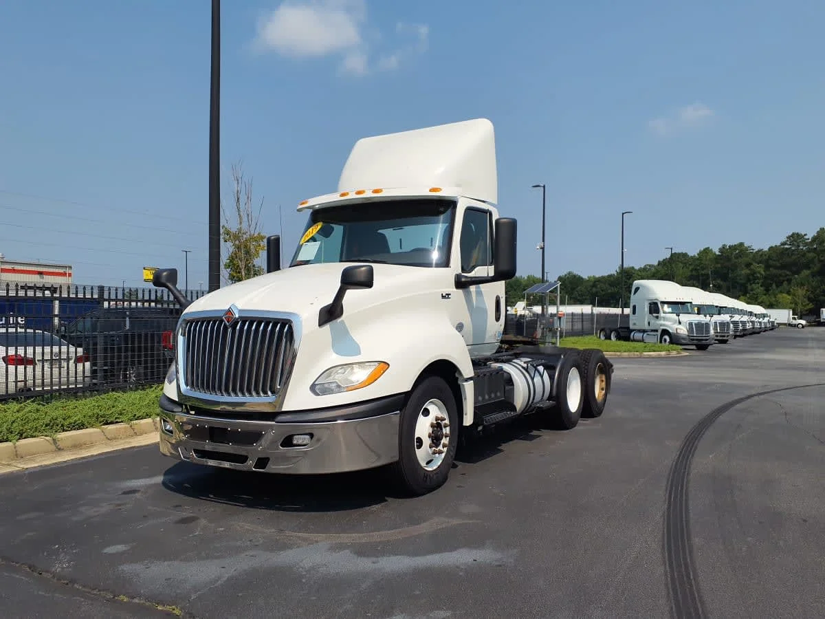 2019 International LT in Atlanta, GA — photo 3