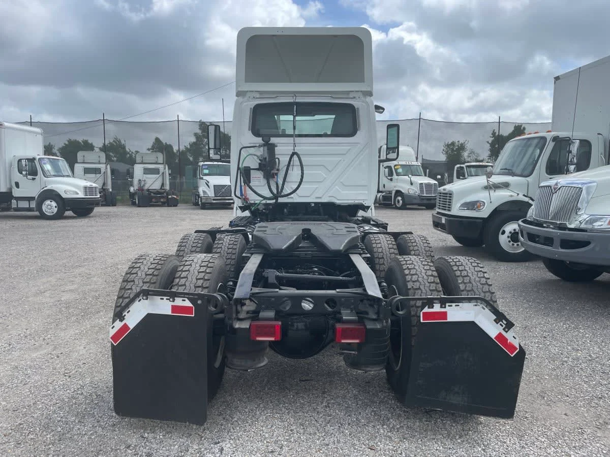 2019 International LT in St. Rose, LA — photo 5
