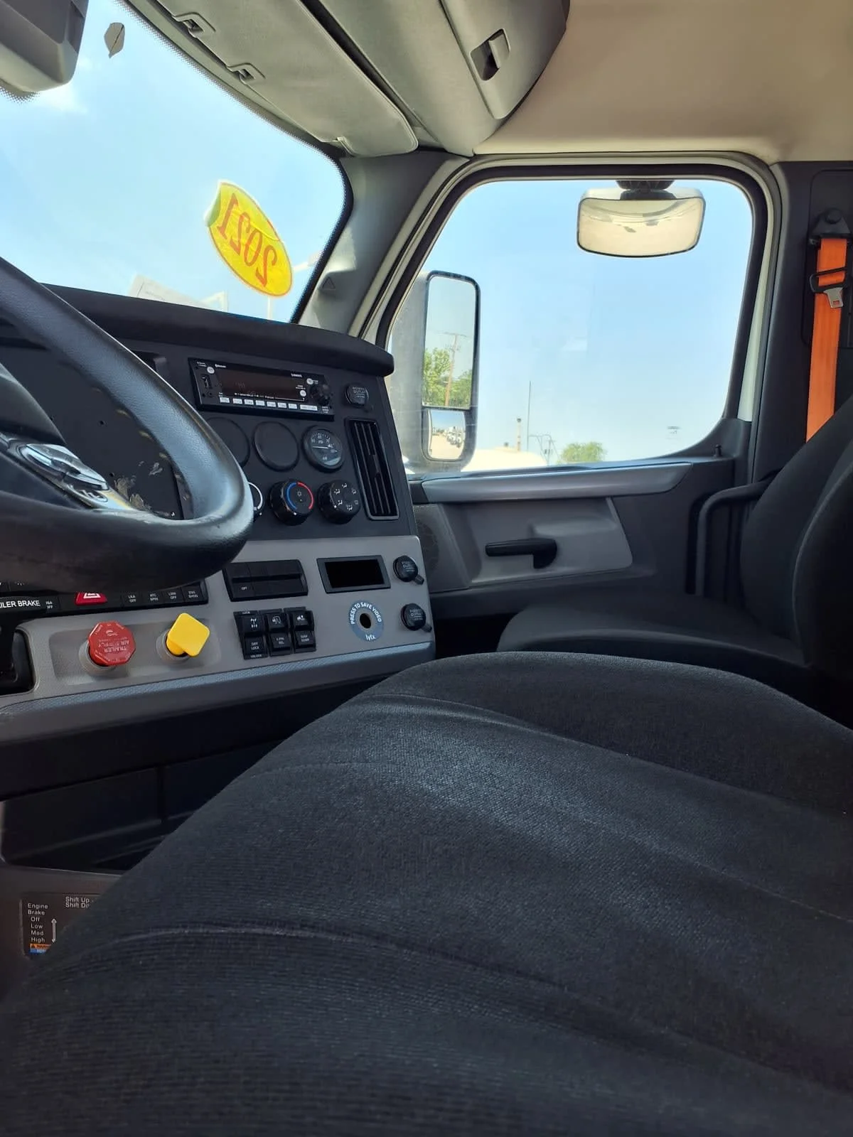 2021 Freightliner in Fort Worth, TX — photo 7