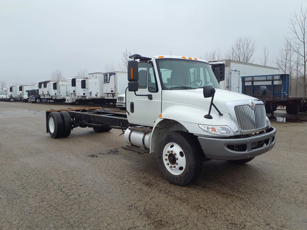 2019 International 4300 in Wayland, MI — photo 3