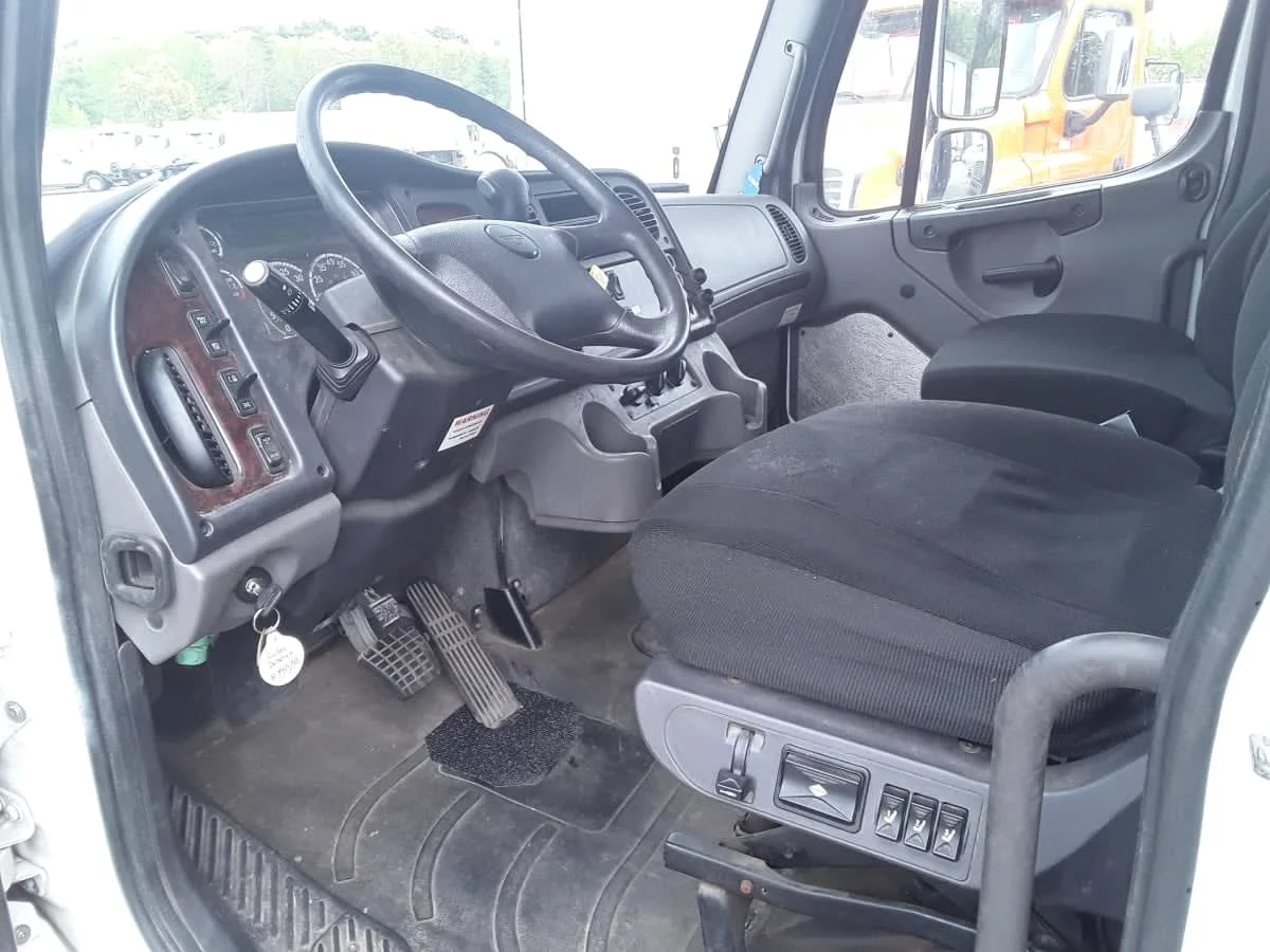 2019 Freightliner M2 106 in Salisbury, MA — photo 7