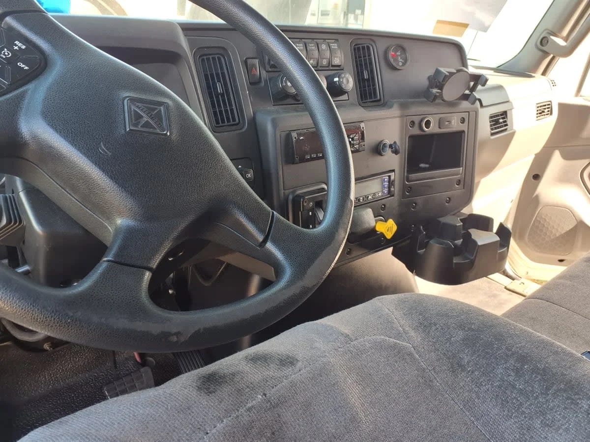 2019 International MV - image 8