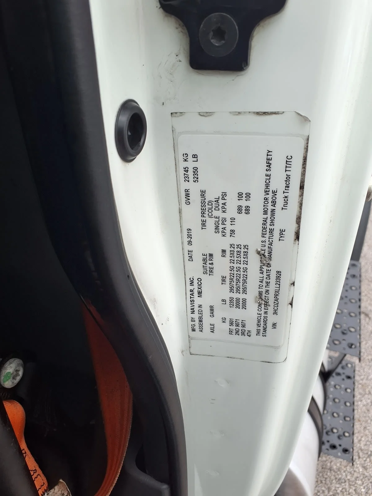 2020 International LT in Cleveland, OH — photo 10