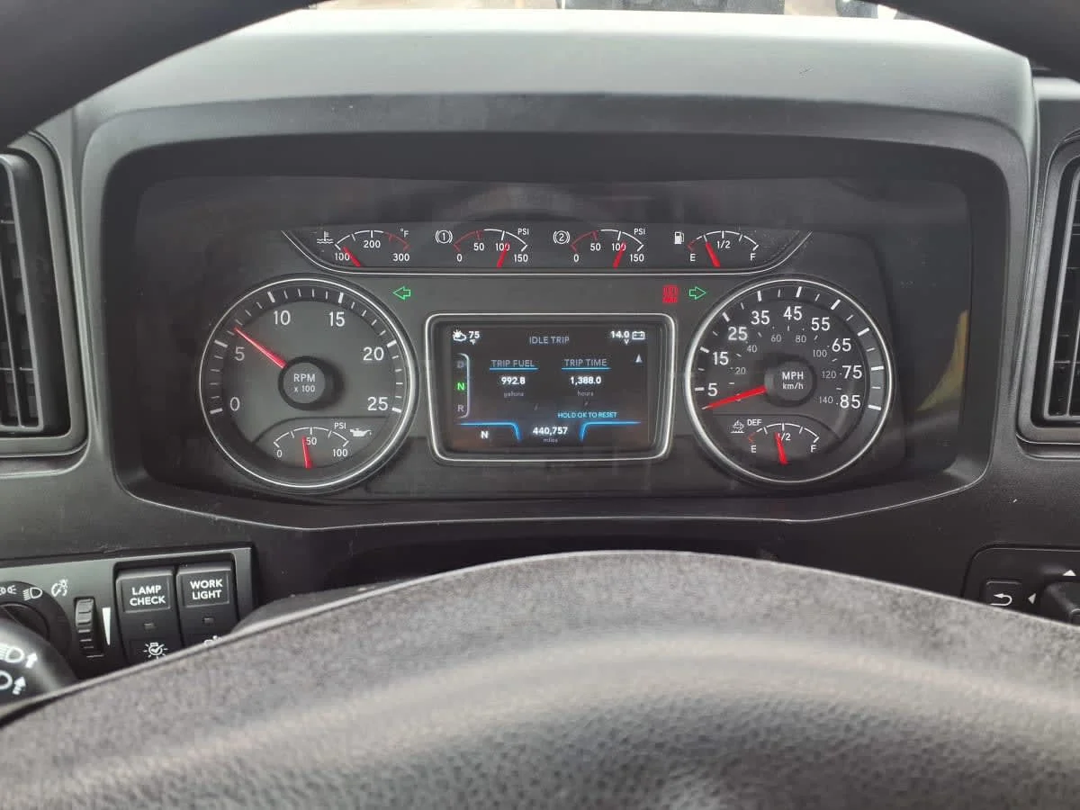 2020 International LT in Cleveland, OH — photo 11