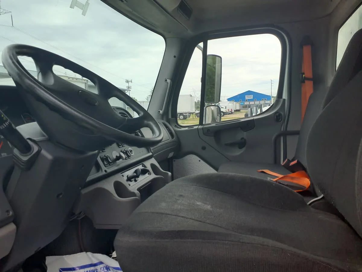 2019 Freightliner M2 106 in Indianapolis, IN — photo 7
