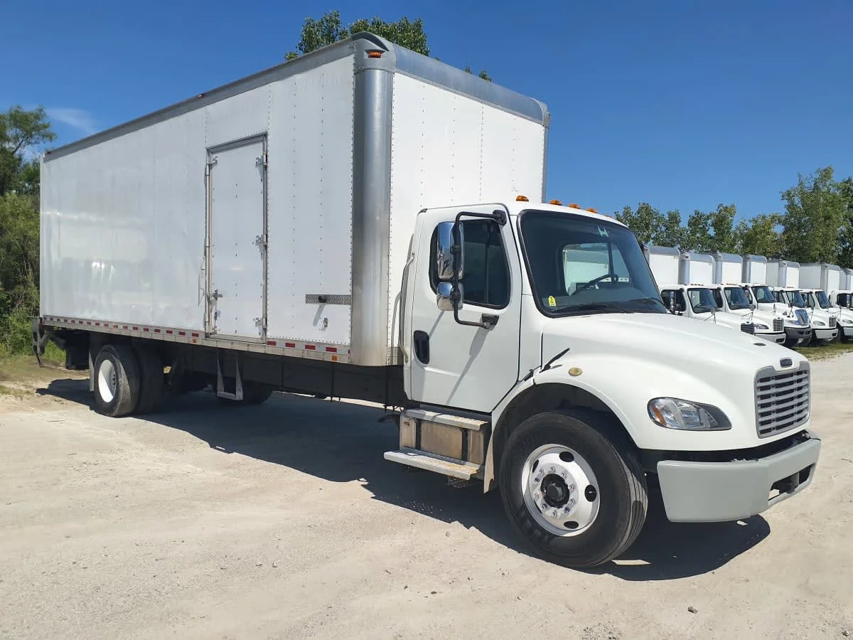 2019 Freightliner M2 106 in Indianapolis, IN — photo 3