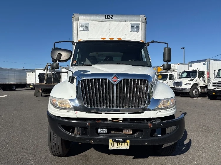 2020 International MV - image 2