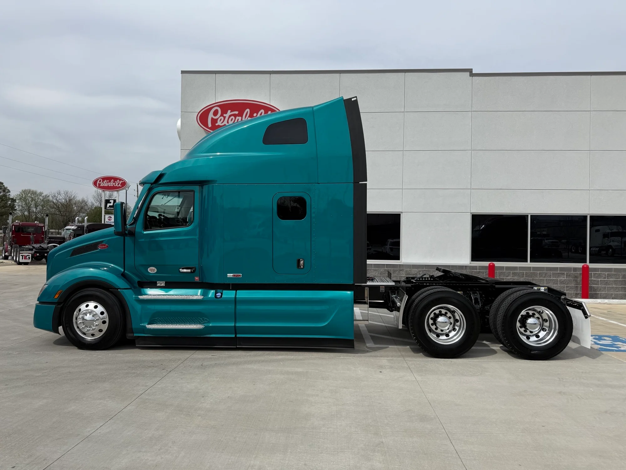 2027 Peterbilt 579 in Lowell, AR — photo 2