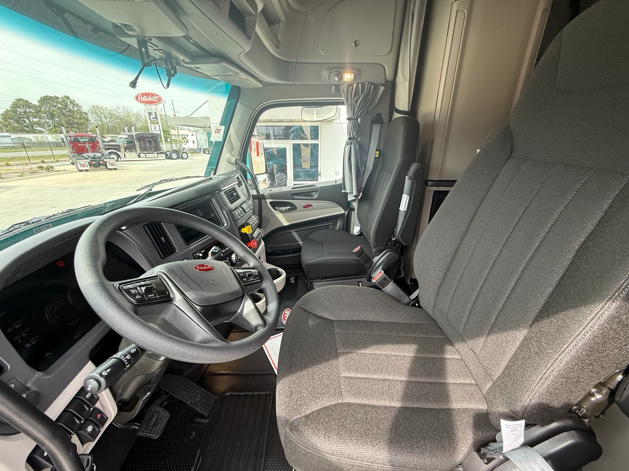 2027 Peterbilt 579 in Lowell, AR — photo 12