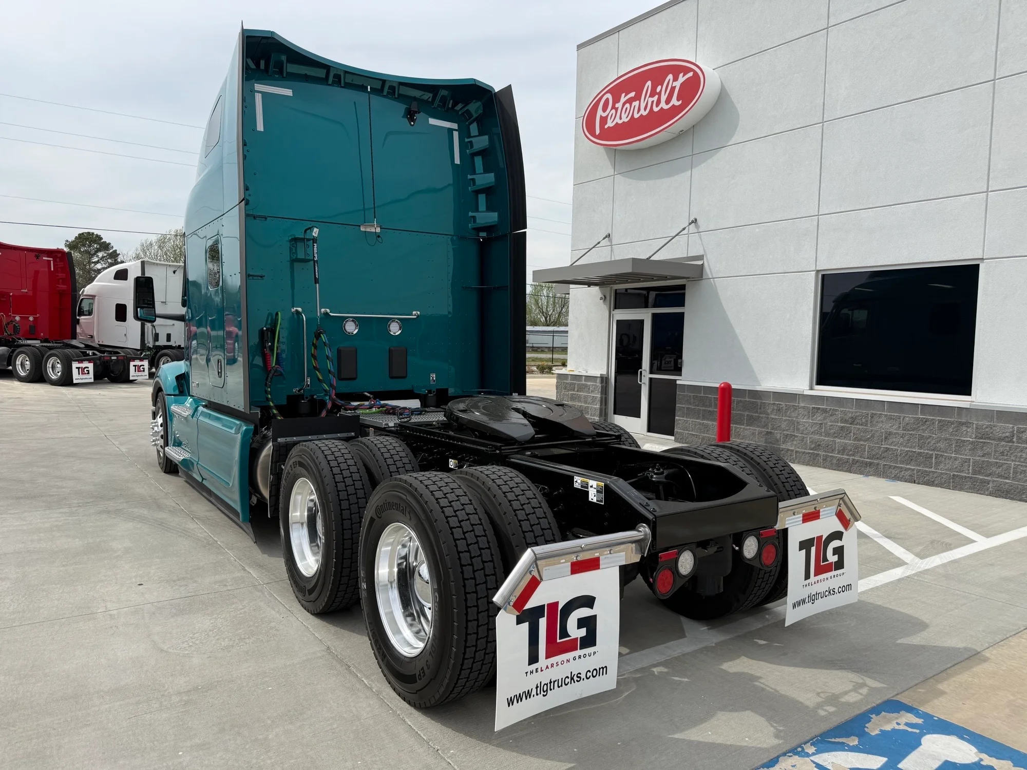 2027 Peterbilt 579 in Lowell, AR — photo 3
