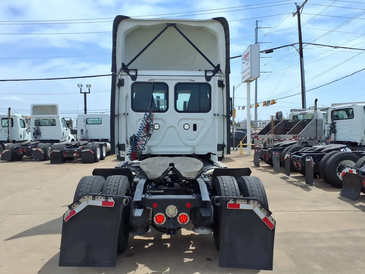2023 Freightliner in Dallas, TX — photo 5
