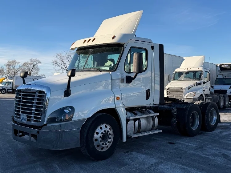 2019 Freightliner Cascadia in La Porte, IN — photo 3