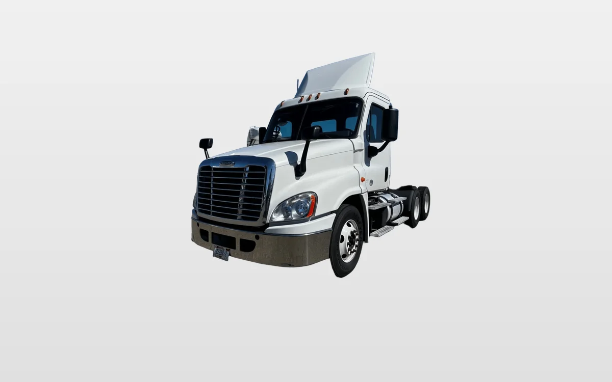 2018 Freightliner Cascadia - image 1