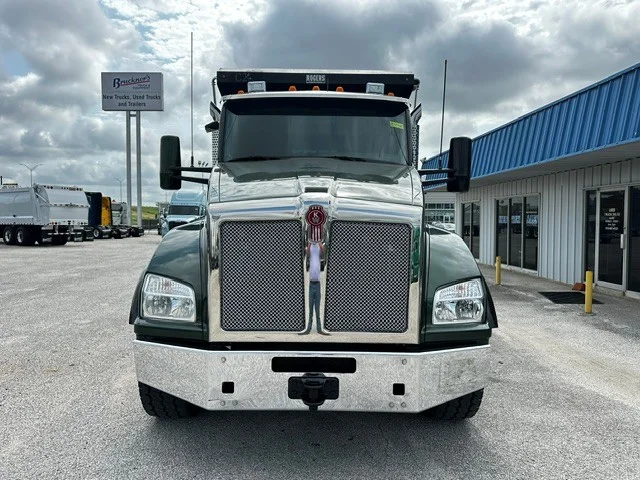 2017 Kenworth T880 in San Antonio, TX — photo 3