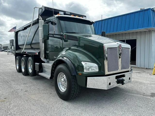2017 Kenworth T880 in San Antonio, TX — photo 2