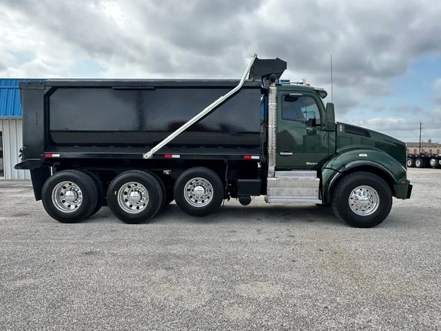 2017 Kenworth T880 in San Antonio, TX — photo 4