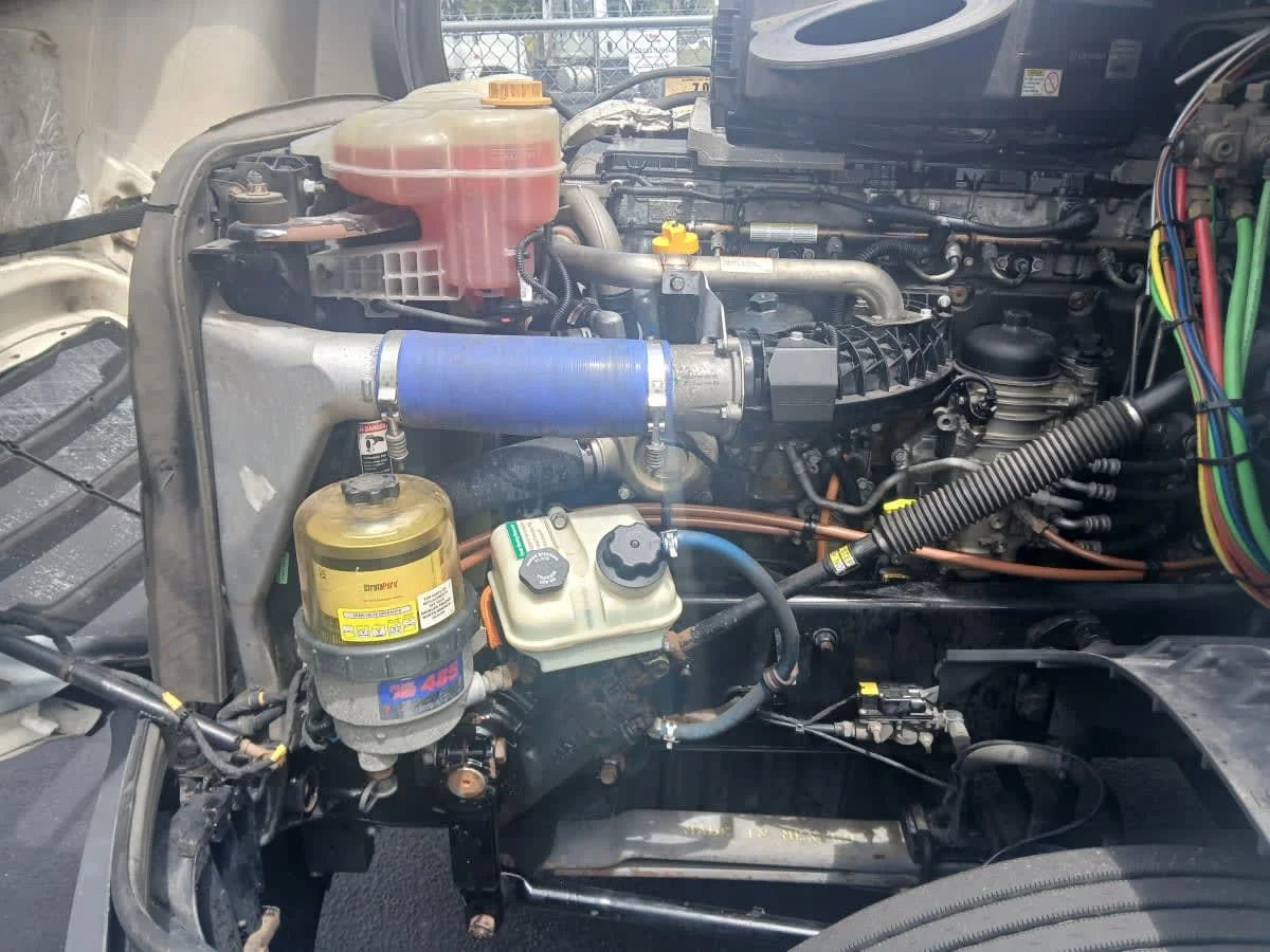 2020 Freightliner Cascadia in Jacksonville, FL — photo 9