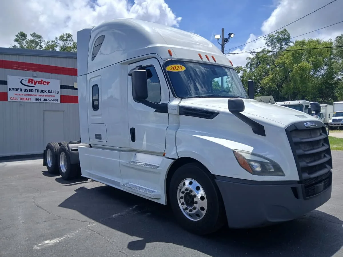 2020 Freightliner Cascadia in Jacksonville, FL — photo 3