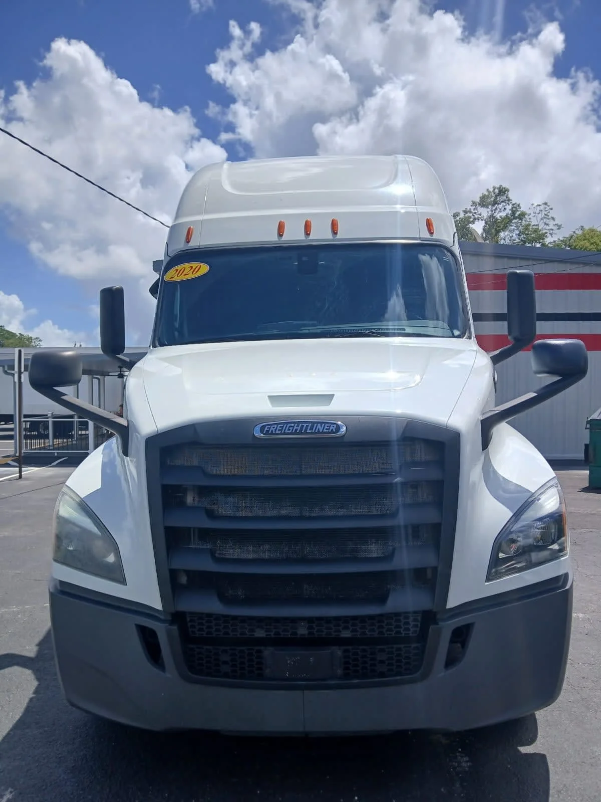 2020 Freightliner Cascadia in Jacksonville, FL — photo 2