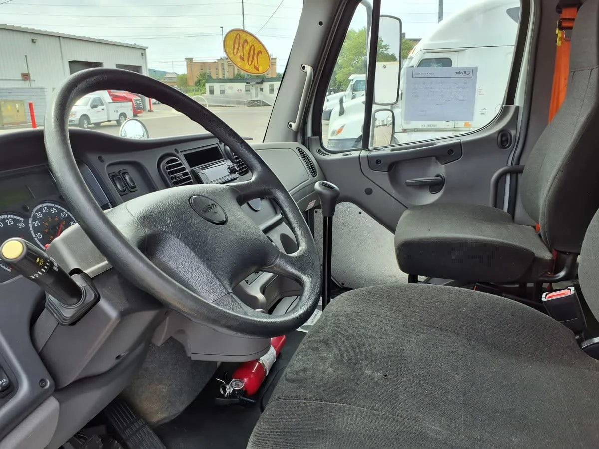 2020 Freightliner M2 106 in Knoxville, TN — photo 7