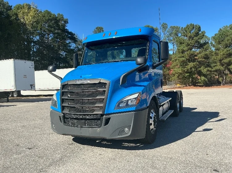 2019 Freightliner Cascadia in Greensboro, NC — photo 3
