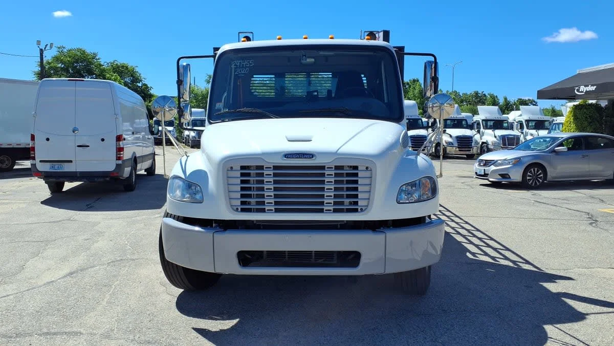 2020 Freightliner M2 106 in Warwick, RI — photo 2